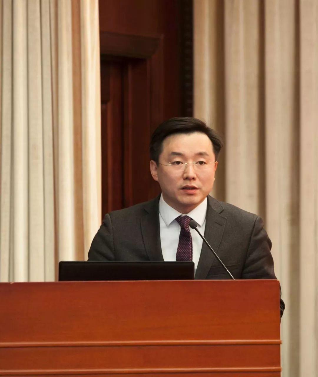 公共政策视角下的传染病防治计划