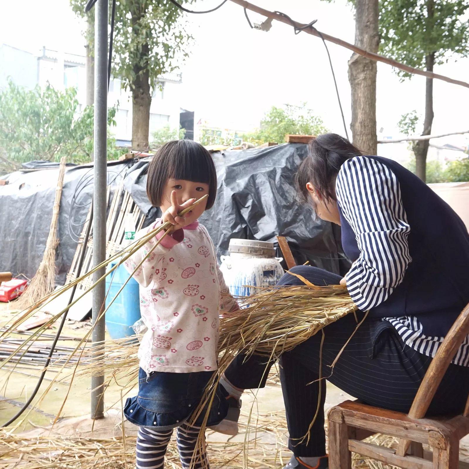 稻田里的艺术家 | 湖北石首草雕艺术志愿行 稻田里的艺术家 | 湖北石首草雕艺术志愿行