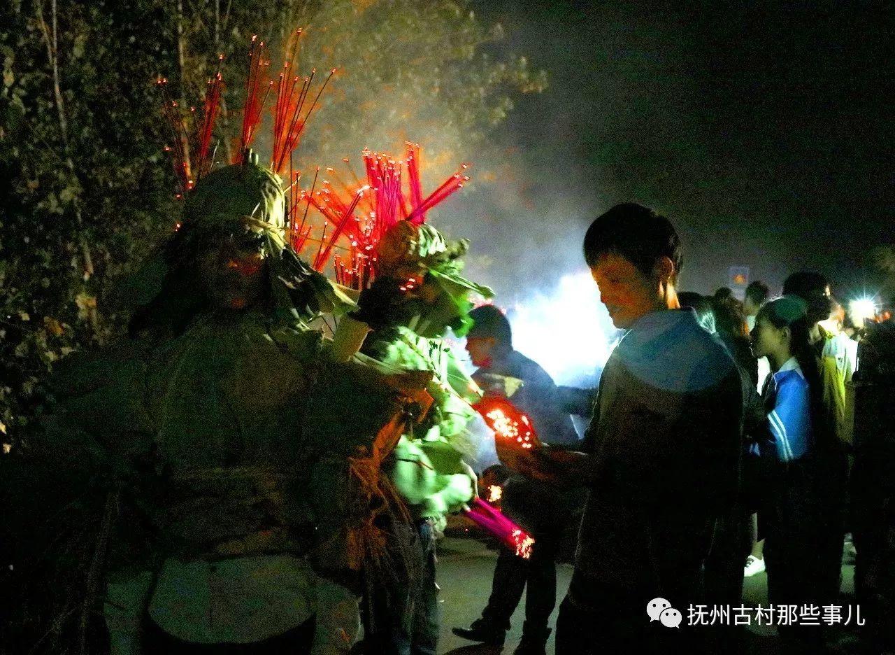 党溪村：驱魔辟邪火老虎
