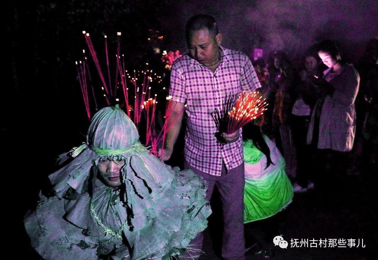 党溪村：驱魔辟邪火老虎