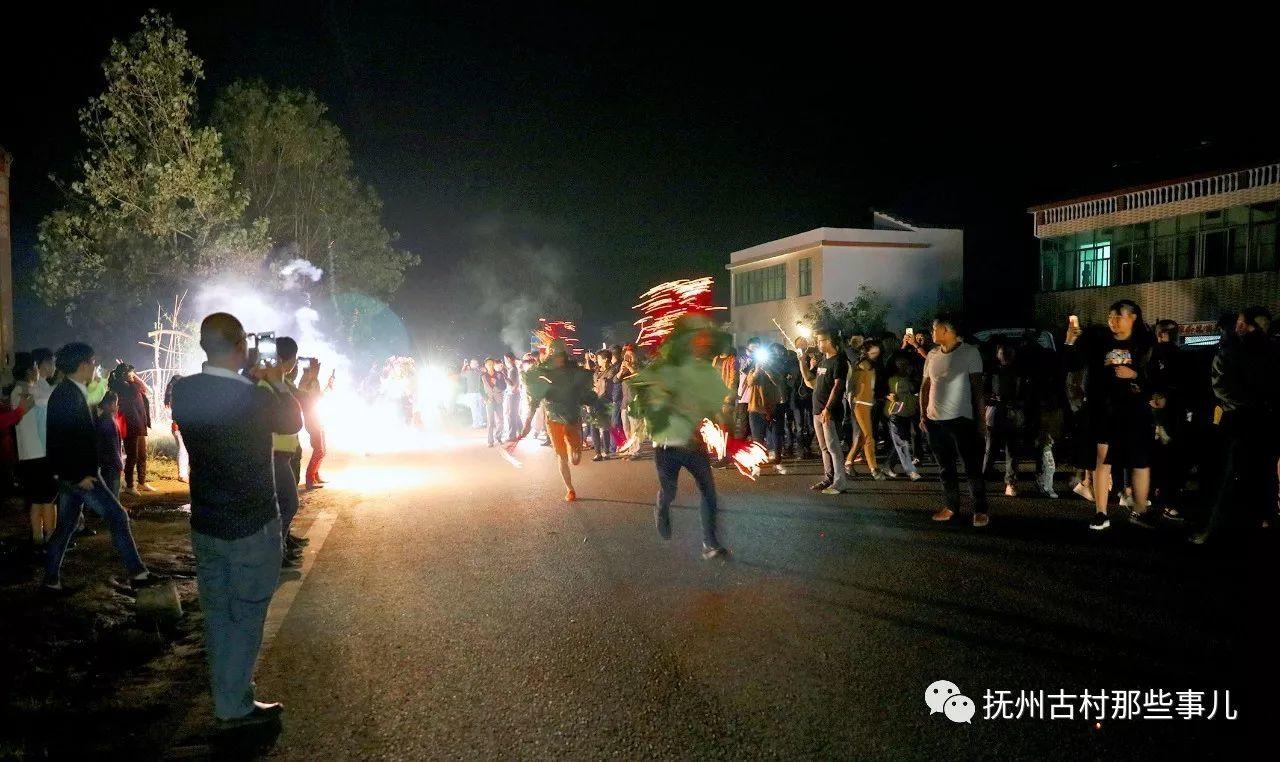党溪村：驱魔辟邪火老虎