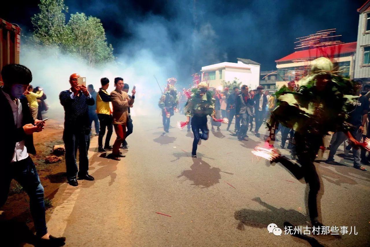 党溪村：驱魔辟邪火老虎