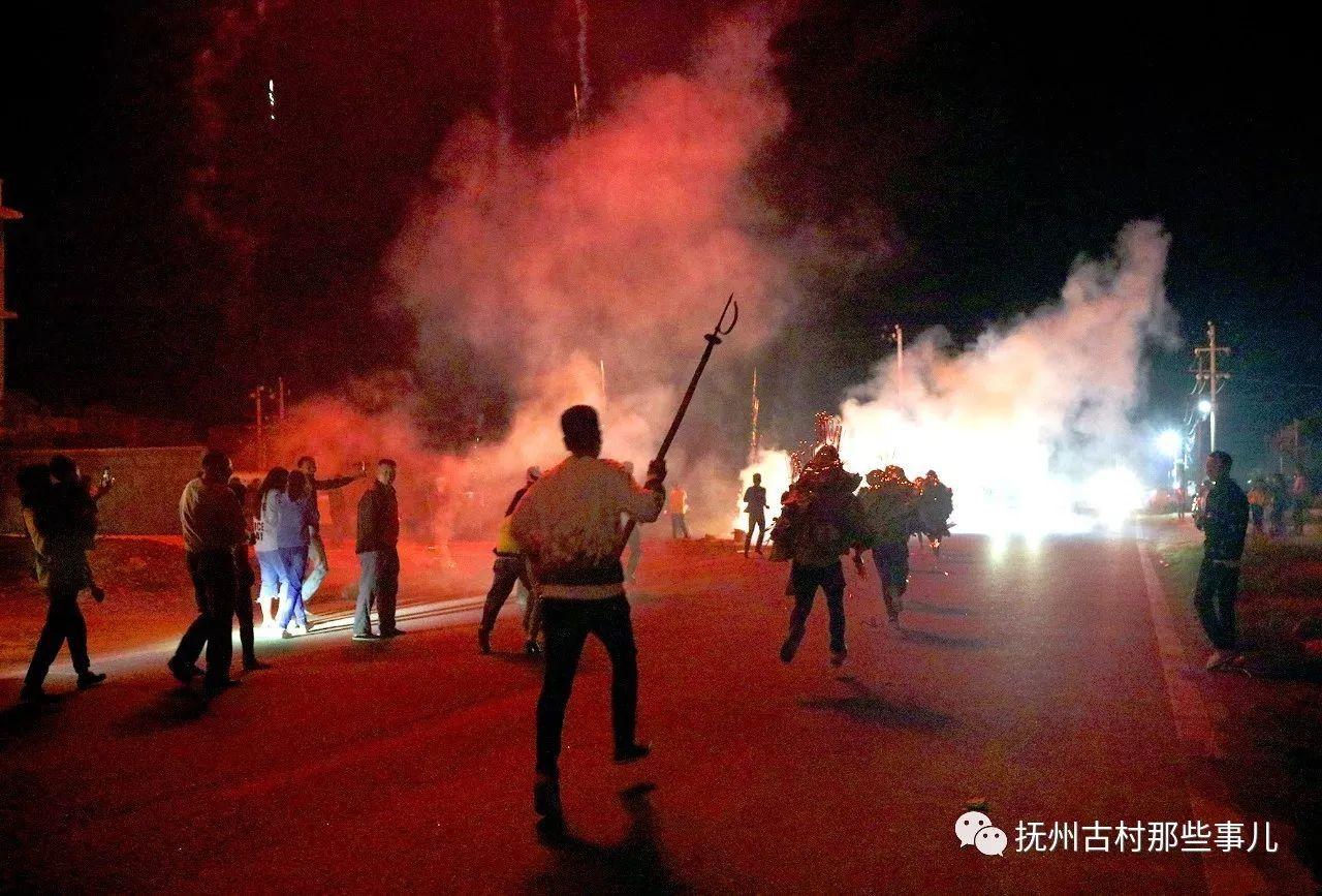 党溪村：驱魔辟邪火老虎