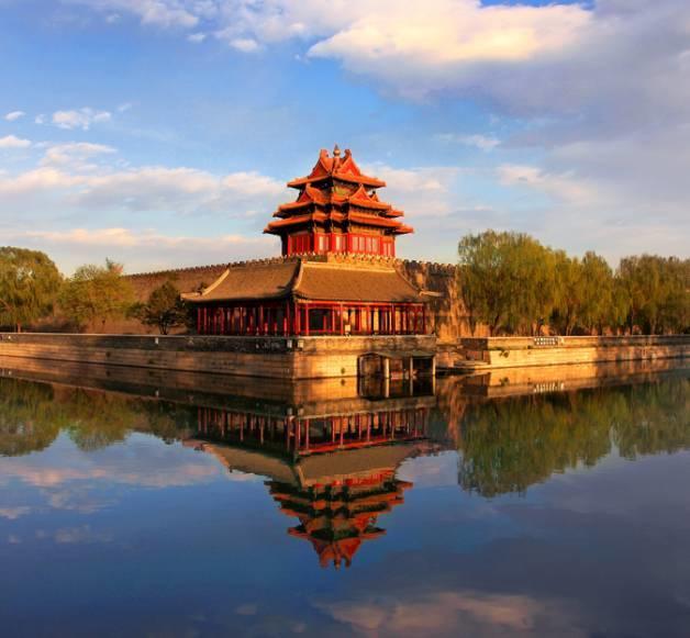 为什么中国建筑色彩单调，不像国外那样五彩缤纷？