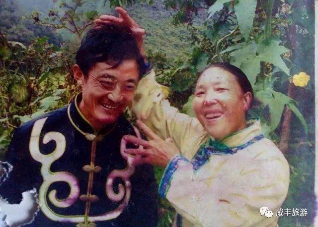 【身边的旅游人】唐中银、安银珍夫妇,用歌声唱出了民族地区淳朴与自然融合的人情味儿 ! 【身边的旅游人】唐中银、安银珍夫妇,用歌声唱出了民族地区淳朴与自然融合的人情味儿 !