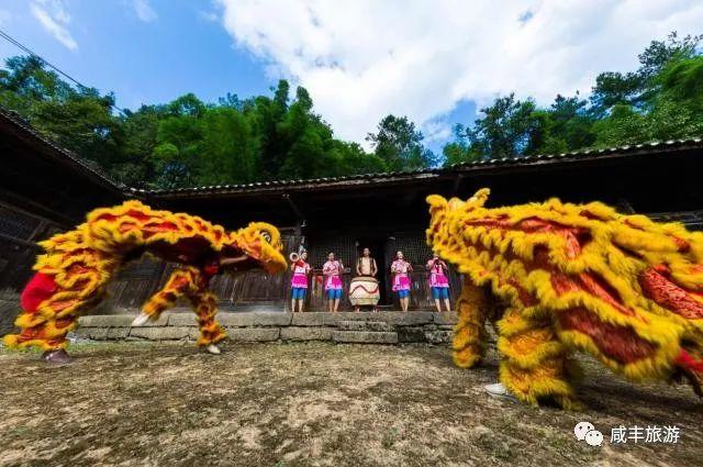 【身边的旅游人】唐中银、安银珍夫妇,用歌声唱出了民族地区淳朴与自然融合的人情味儿 ! 【身边的旅游人】唐中银、安银珍夫妇,用歌声唱出了民族地区淳朴与自然融合的人情味儿 !