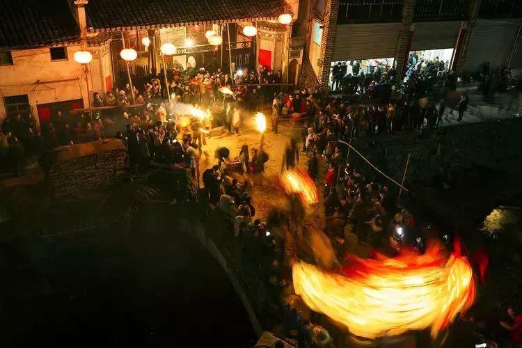 少年与鱼：汪满田鱼灯会
