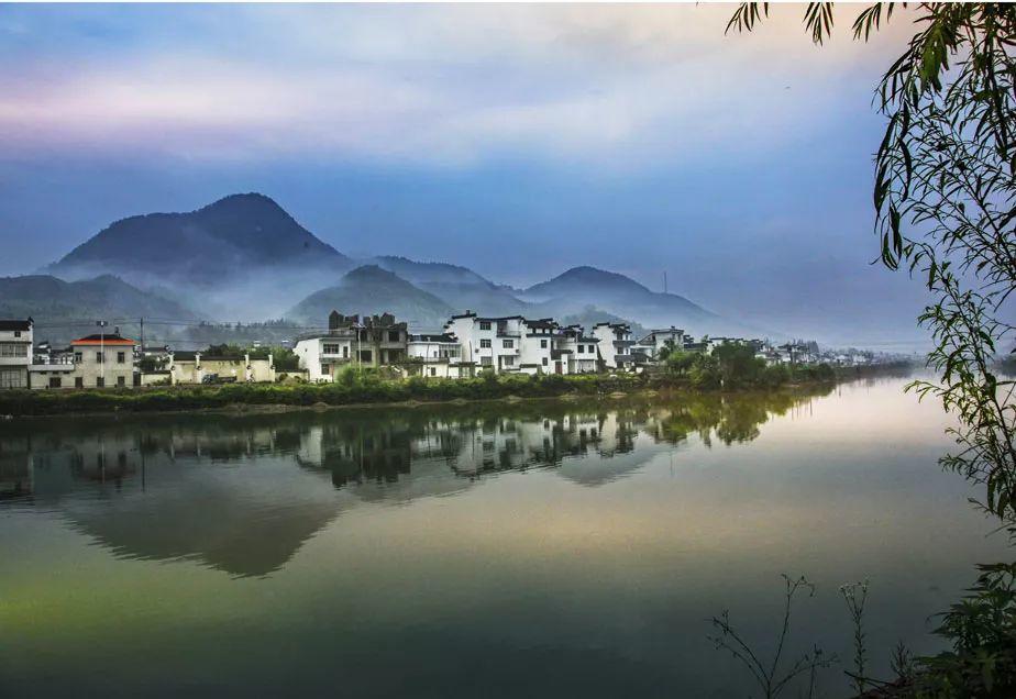 历史的无价瑰宝：绩溪古建筑中的家风家训