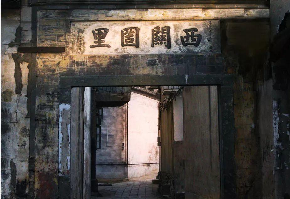历史的无价瑰宝：绩溪古建筑中的家风家训