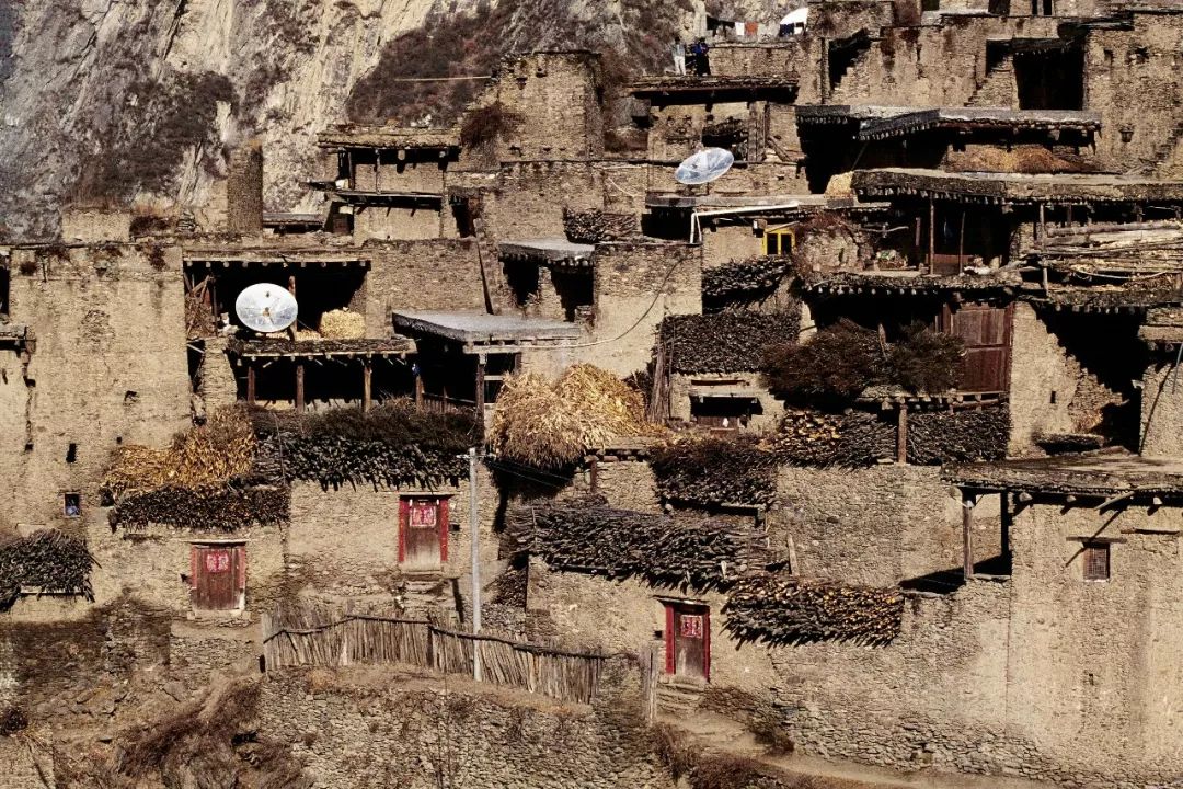 没有设计师的设计：余平镜头中的风土中国