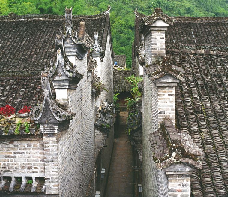 广西多民族的装饰艺术 广西多民族的装饰艺术