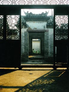 广西多民族的装饰艺术 广西多民族的装饰艺术