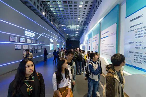 武汉，一座留不住大学生的“大学城”