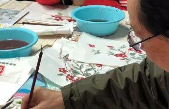 大家动手：扎染和国画小写意课堂