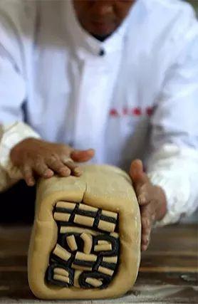 吃进肚子的“字”｜濒临失传的非遗徽州字豆糖