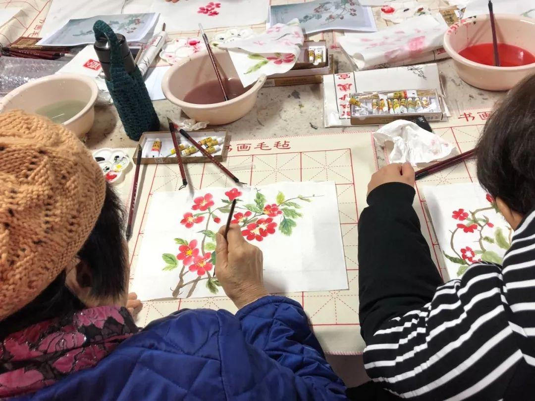 大家动手：扎染和国画小写意课堂