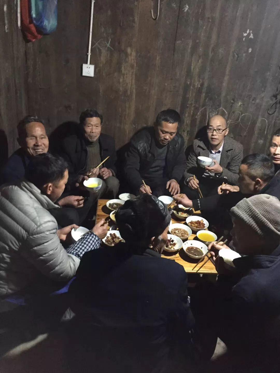 团结与裂化：黔鄂双村散记