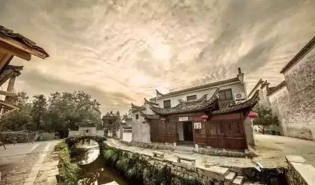 一个隐匿了千年的“画家村”，比宏村美，比西递安逸！如今终于一鸣惊人！