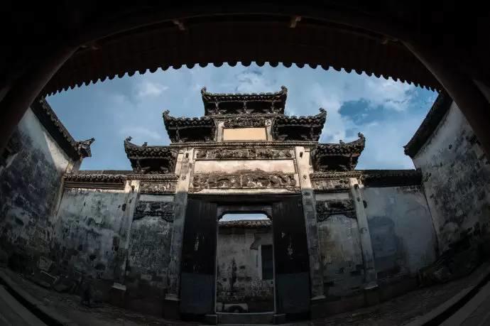 一个隐匿了千年的“画家村”，比宏村美，比西递安逸！如今终于一鸣惊人！