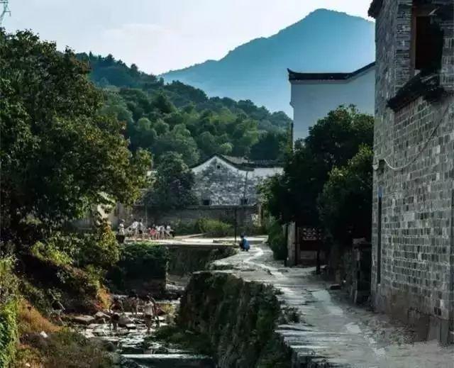 一个隐匿了千年的“画家村”，比宏村美，比西递安逸！如今终于一鸣惊人！
