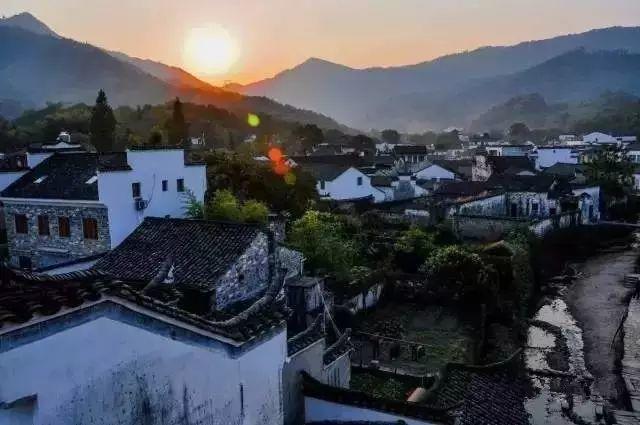 一个隐匿了千年的“画家村”，比宏村美，比西递安逸！如今终于一鸣惊人！