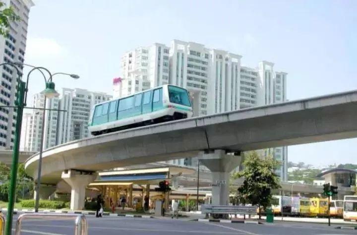 560万人口、近100万辆车，高峰期却不拥堵，这个城市怎么做到的？