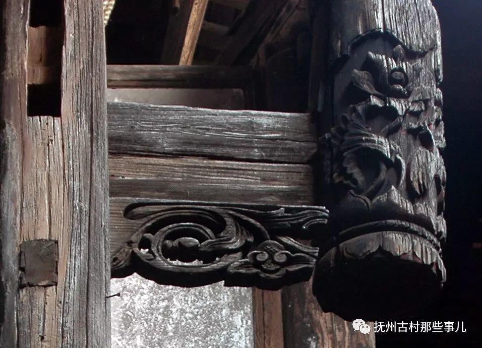 汾水村：  东山清趣千烟绕