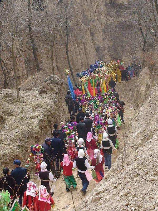 灾后重建中，那一场盛大的元宵社火