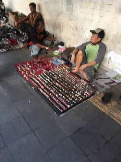海外行思 | 雅加达漫步（一）从“堵城”的一个路口说起【连载】