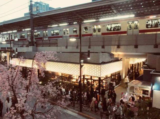 场所大师︱史上最牛桥底空间项目：详解东京中目黑高架下