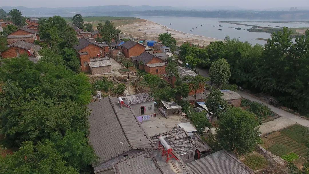 易地搬迁④｜留下与离开，湖北财神庙村的移民故事