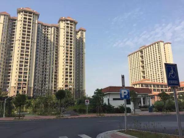 农民工居住报告：深圳广州①｜难获城市住房保障，转向城中村