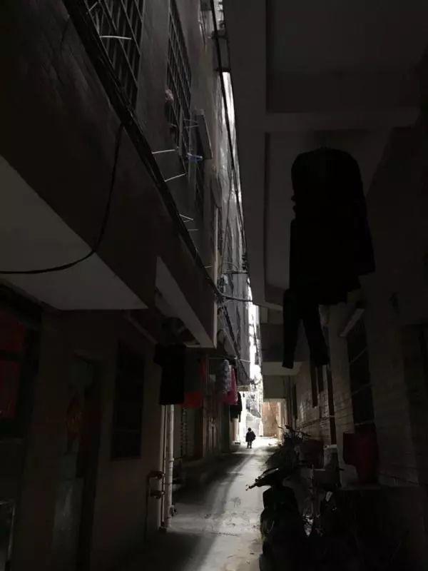 农民工居住报告：深圳广州①｜难获城市住房保障，转向城中村