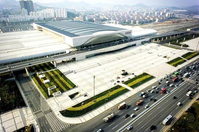 四部委联合发文严禁借高铁车站周边开发建设名义盲目搞城市扩张等四则