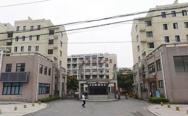 农民工居住报告：上海②｜集体宿舍、棚户区与群租房