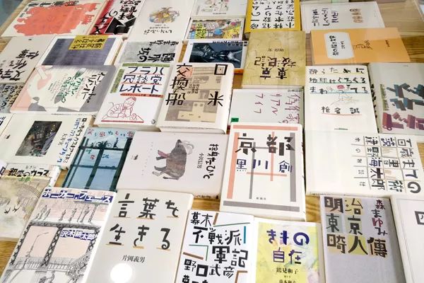设计城市｜任性的甲贺奇怪体，手写的人生