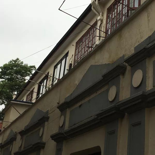 城市漫步·重构︱家门口穿弄堂，发现了新世界