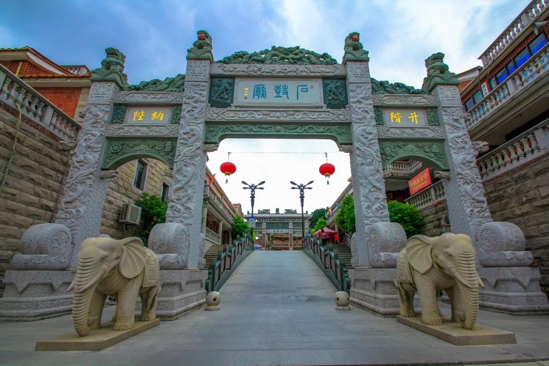 谁在守护《西虹市首富》里那一抹胭脂红? 谁在守护《西虹市首富》里那一抹胭脂红?