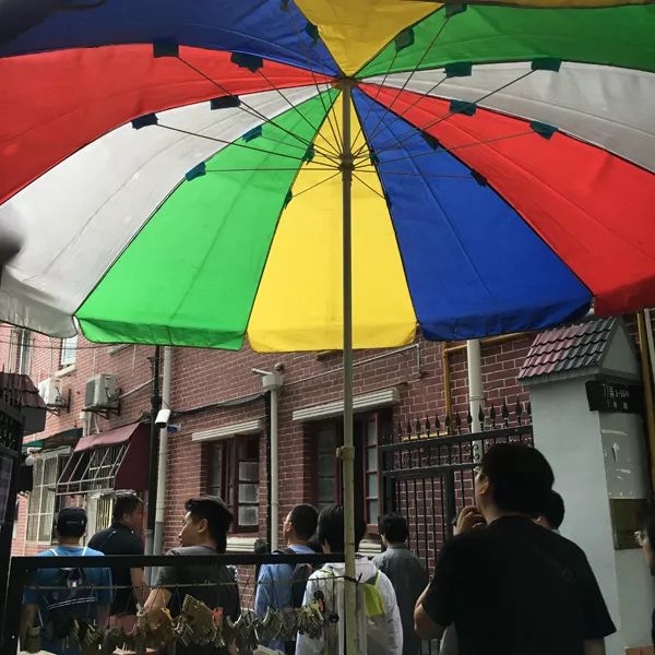 城市漫步·重构︱家门口穿弄堂，发现了新世界