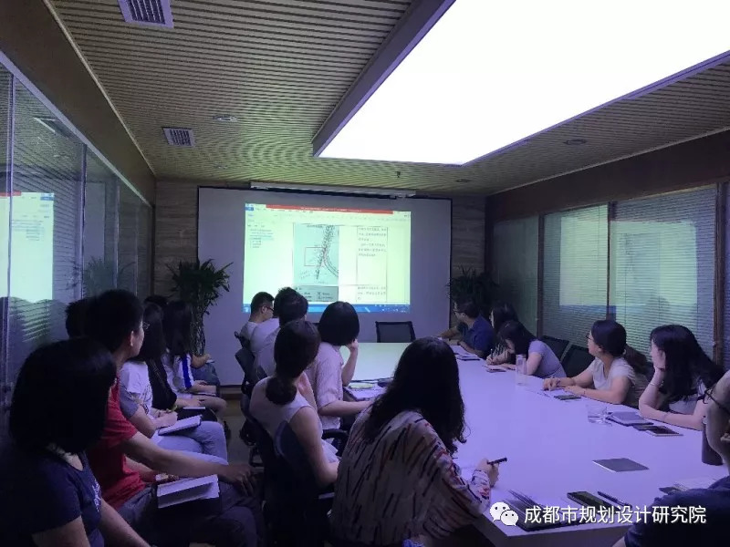 【简讯】规划二所举办2018年第二季度总结交流会