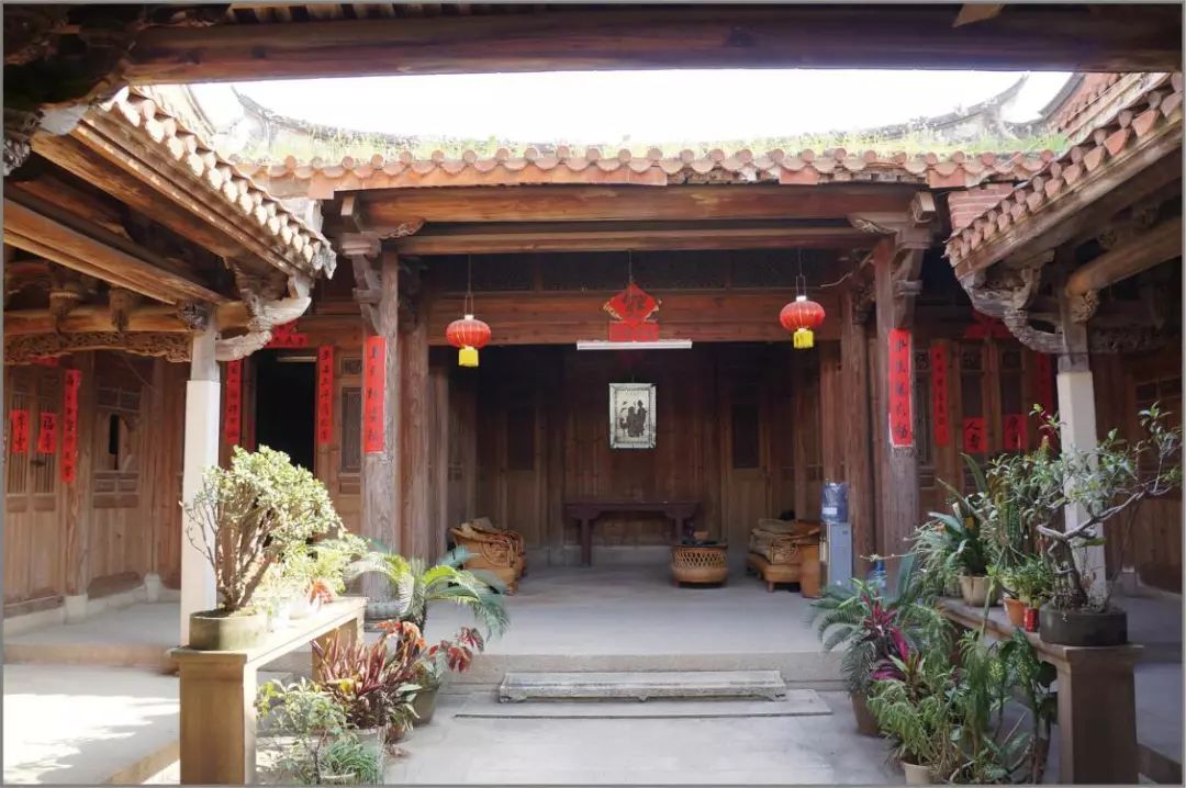 谁在守护《西虹市首富》里那一抹胭脂红? 谁在守护《西虹市首富》里那一抹胭脂红?