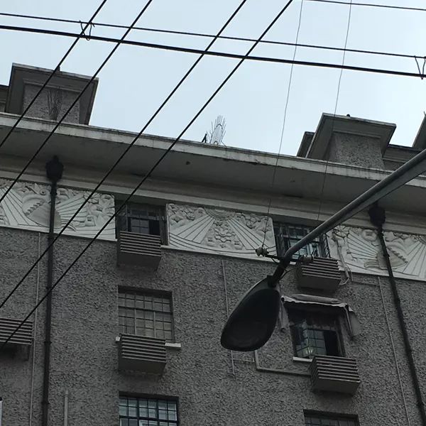城市漫步·重构︱家门口穿弄堂，发现了新世界