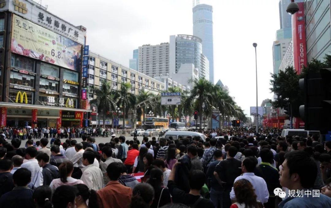 深圳产业创新之路与城市运营的转变