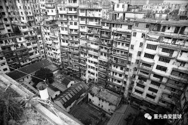 港珠澳大桥建成：缓冲区的割裂与认同