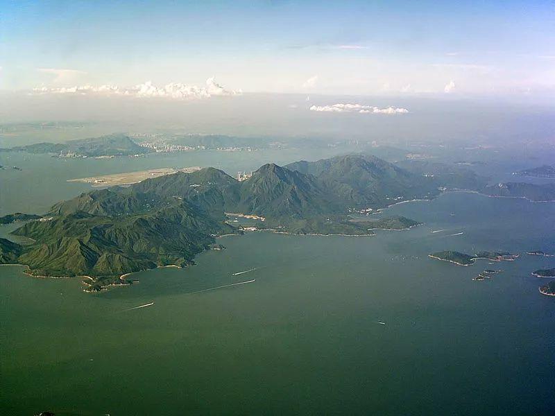 港珠澳大桥建成：缓冲区的割裂与认同