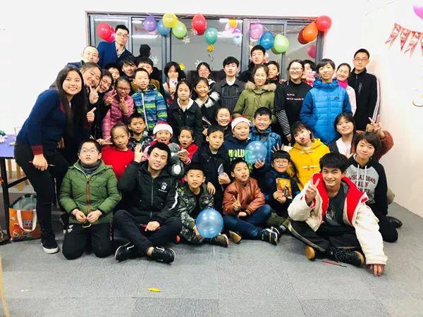 《魔都漫步》首发活动：城市漫步·社群在造｜2018年尾，我们探访了久牵的孩子