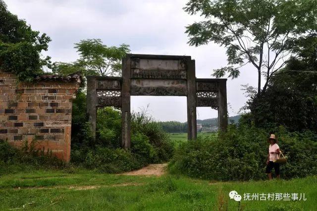 何坊村：   惠洽民心能几人