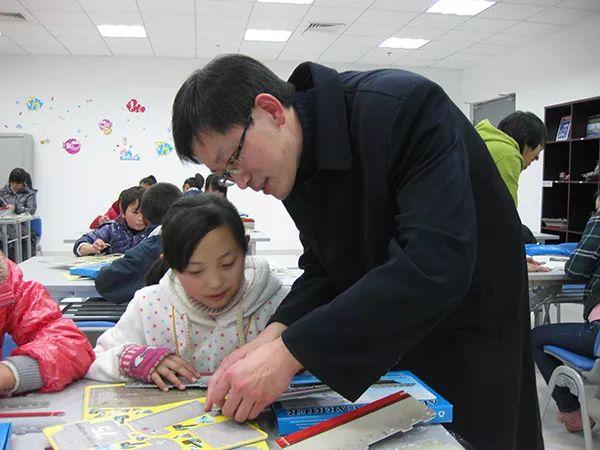 《魔都漫步》首发活动：城市漫步·社群在造｜2018年尾，我们探访了久牵的孩子