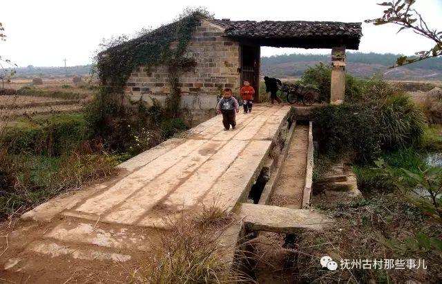 何坊村：   惠洽民心能几人