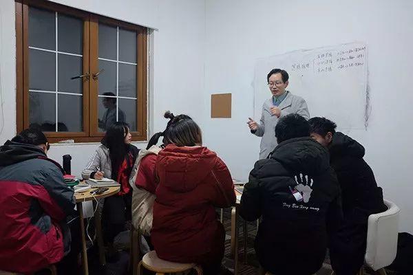 《魔都漫步》首发活动：城市漫步·社群在造｜2018年尾，我们探访了久牵的孩子